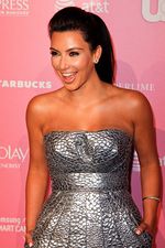 Kim Kardashian Makin Hot!