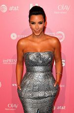 Kim Kardashian Makin Hot!