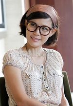 Wah! Manisnya Senyum Olga Lidya