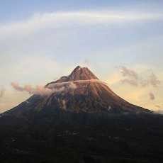 Mahasiswa UIN Sunan Kalijaga Terjatuh di Merapi