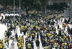20 Ribu Demonstran Banjiri Kuala Lumpur, Polisi Lepaskan Gas Air Mata