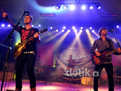 Secondhand Serenade Pukai Fans di Bandung