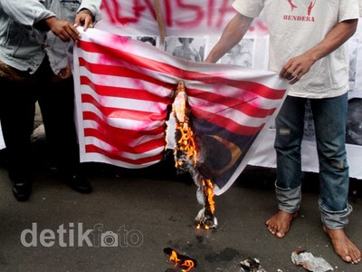 Buntut 3 TKI Tewas, Bendera Malaysia Dibakar