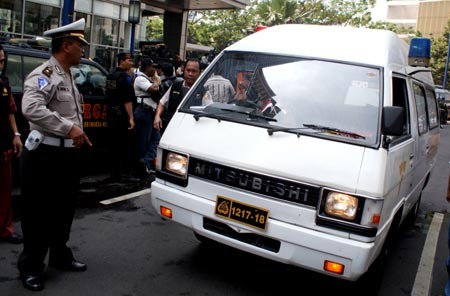 Korban Kecelakaan Maut di KS Tubun adalah Nenek Penyapu Jalan