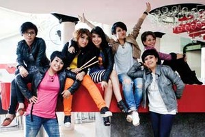 SHE Ditinggal Salah Satu Gitarisnya