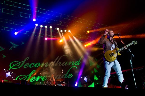 Konser Secondhand Serenade di Jakarta