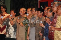 Selesainya proses perekaman e-KTP diumumkan oleh Gubernur DKI, Fauzi Bowo, dalam acara Pengarahan Oleh Mendagri RI tentang Berakhirnya Perekaman e-KTP Secara Massal di Provinsi DKI Jakarta yang dilaksanakan di Balai Kota, Jl Medan Merdeka Selatan, Jakarta, Senin (30/4/2012).