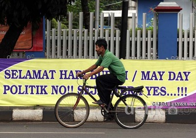 Spanduk Buruh Sambut May Day
