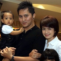 Ditanya Cerai dari Demian, Yulia Rachman Berkaca-kaca