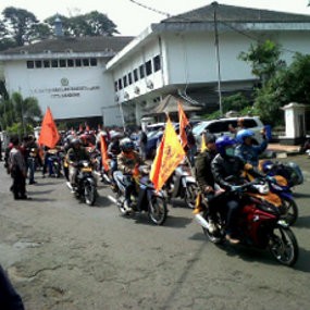 Pengusaha Harus Bantu Memberikan Upah Layak Bagi Buruh