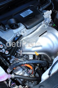 Mengusung mesin berkapasitas 2500cc dengan dua motor generator pembangkit listrik untuk menggerakkan mobil menggantikan mesin BBM.