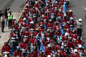 Sempat Dibuka, Jalan Medan Merdeka Barat & Depan Istana Ditutup Lagi