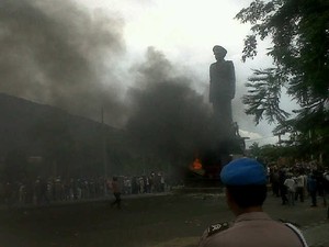 Kantor Pengadilan Ikut Dirusak Warga, Polisi Harus Bertanggungjawab!