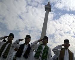 Demo May Day, 300-an Buruh Tiba di Monas