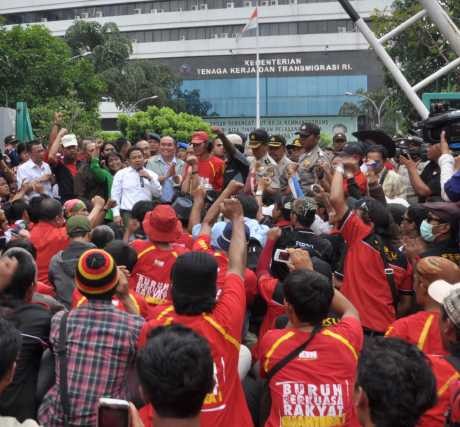 Muhaimin Temui Buruh, Janji Awasi Superketat Outsourcing