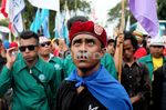 Ribuan Buruh Kuasai Jalanan Depan Istana