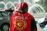 Peralatan Wajib Demo Buruh