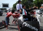 Buruh Yogyakarta Turun ke Jalan