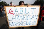 Eitttss...Palu Arit Mejeng di Demo Buruh Istana