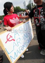Eitttss...Palu Arit Mejeng di Demo Buruh Istana