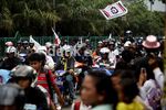 Dihadang Polisi, Buruh Gagal Tembus Bandara Soeta