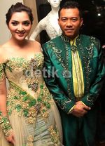 Yuk Intip Anang dan Ashanty Fitting Baju Pengantin