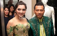 Anang dan Ashanty pun terlihat bahagia menjelang pernikahan mereka. Gusmun/detikcom.