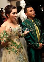 Yuk Intip Anang dan Ashanty Fitting Baju Pengantin