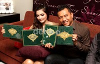 Undangan Anang dan Ashanty bernuansa hijau dan menampilkan inisial nama mereka. Gusmun/detikcom.