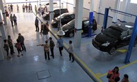 Suasana ramai saat peresmian diler yang terletak Kartini Raya No. 47, Pancoran Mas, Depok, Jawa Barat.