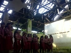 Sekolah Rusak, Siswa SD di Banyumas Belajar di Rumah Warga