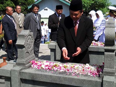 Ziarah Nasional ke Makam Ki Hajar Dewantara