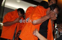 Kelompok penjahat jalanan di gelandang di Mapolda Metro Jaya.  Sindikat ini biasa beraksi di sepanjang jalur Pantai Utara (Pantura) dan diduga terlibat tindak pidana dengan kekerasan dan pemerasan terhadap Warga Negara Korea.