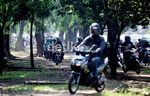 Hindari Macet Jalur Hijau Pun Diterjang