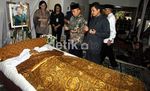Jenazah Mantan Menkes Disalatkan