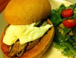 Berpesta Dengan Homemade Straccetti dan Crostini