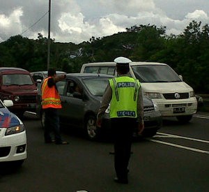 Sistem Lawan Arus, Dahlan Iskan: Kemacetan Tol Turun 20%