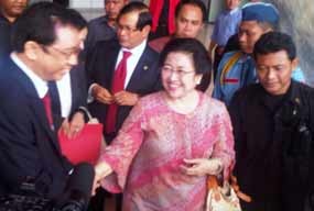 500 Buruh Rayakan May Day Bersama Mega di PDIP Lenteng Agung