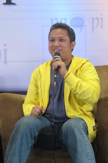 Donny BU, Praktisi, Penggiat Internet Sehat, New Media Lecturer, Social Entrepreneur [at]donnybu