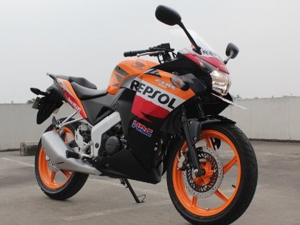 Menguji Performa CBR150R ala MotoGP