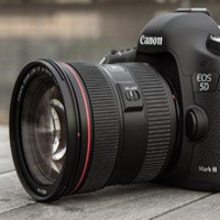 Plester Jadi Solusi Light Leak di 5D Mark III?