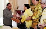 Ical Terima Keris Pembawa Sukses & Wibawa