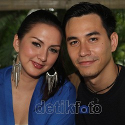Bulan Madu Kedua, Donna & Darius Nonton El Classico