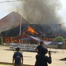 Polri Imbau Pelaku Pembakaran Kantor Bupati Mesuji Serahkan Diri