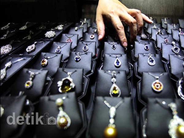 Perhiasan Nan Cantik Dipamerkan di Balai Kartini