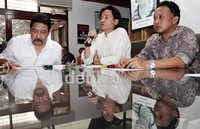 (Ki-ka) Direktur Setara Institut Hendardi, aktivis Usman Hamid dan kordinator Kasum Chairul Anam saat memberikan pandangannya terkait kematian Ongen.