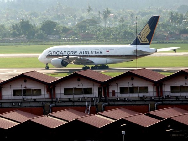 Pendaratan Perdana Pesawat A-380 di RI