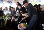 Suasana Haru Iringi Pemakaman Ongen
