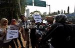Diusir dari Trotoar, Pemotor Marah-marah