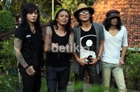 Jl Braga Bandung atau Jl Cikapundung Timur akan ditutup untuk merayakan pesta rakyat /rif sebagai saksi bagi para rock n roll